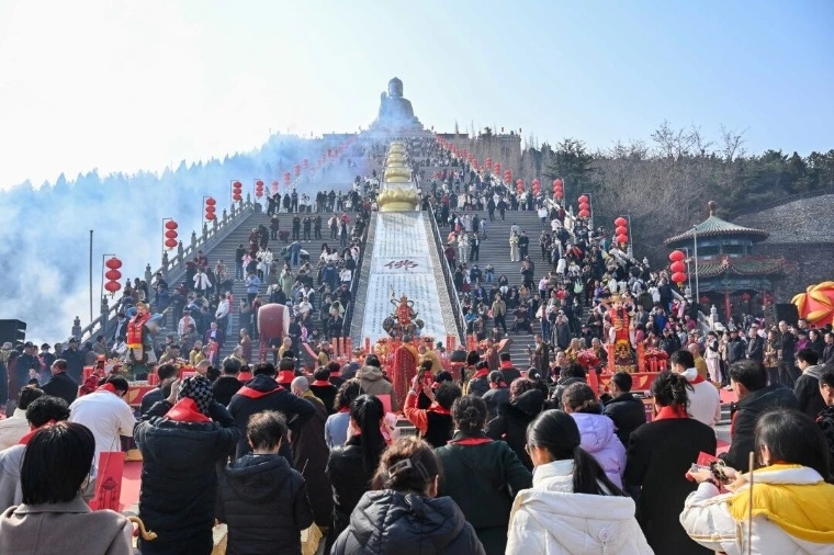 南(nan)山(shān)景區(qu)、滑雪(xuě)場(chang)、遊樂小(xiǎo)鎮、酒店(diàn)……超多(duo)驚喜等(deng)你來跨年(nian)！